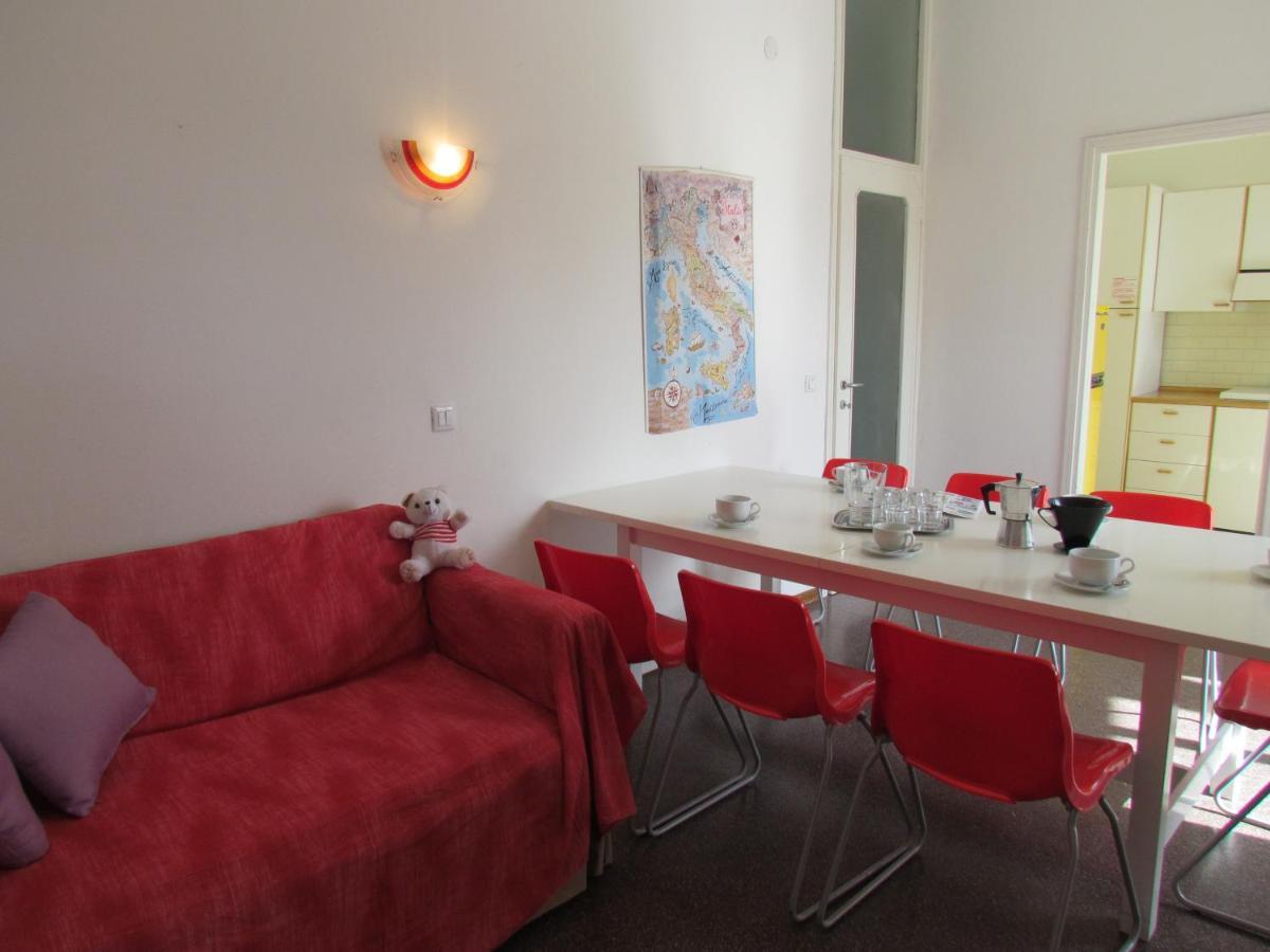 Colorful Attic With Large Terrace - Beahost Apartment Бибионе Екстериор снимка